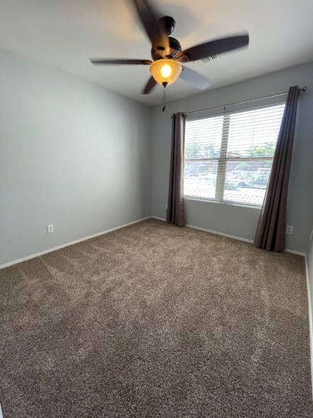 Building Photo - 3016 W White Feather Ln