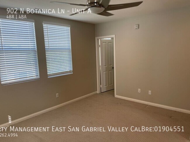 Building Photo - 902 Botanica Ln