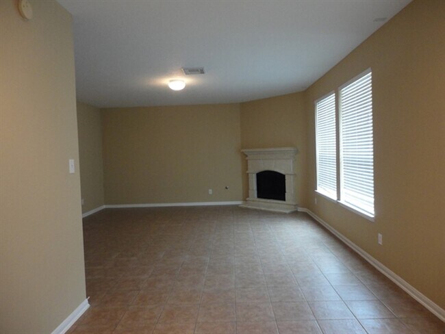 Building Photo - 11107 Lori Falls Ct