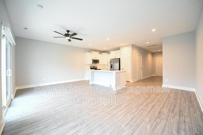 Building Photo - 37 N Laird Dr