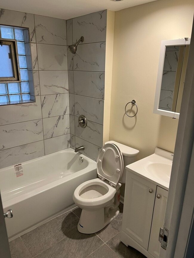 Building Photo - 3122 Oak Park Ave