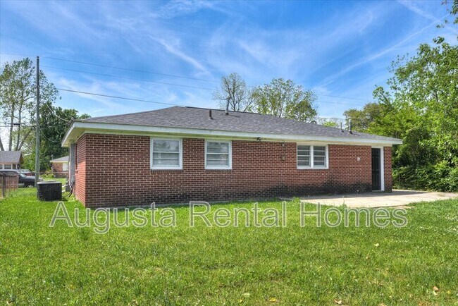 Building Photo - 623 Aiken St