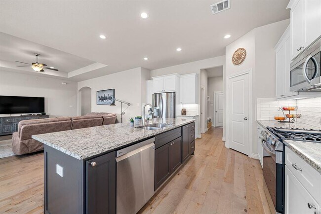 Building Photo - 500 Wild Grv Ln
