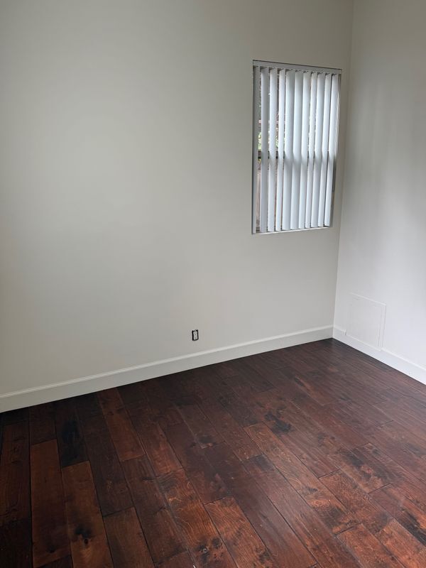 Building Photo - 4420 Matilija Ave