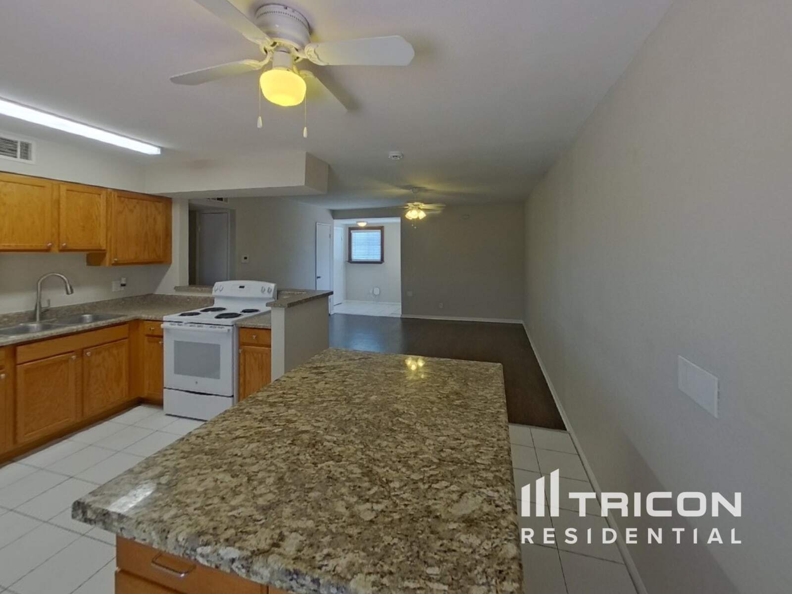 Building Photo - 6112 Granada Cir
