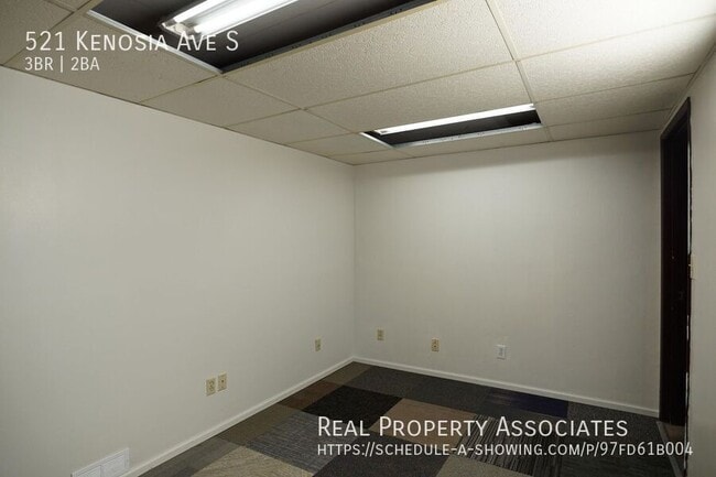 Building Photo - 521 Kenosia Ave S