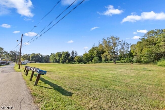 Building Photo - 190 US-46