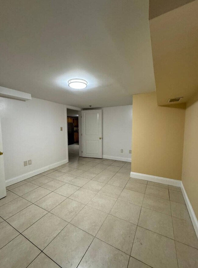 Building Photo - 288 Kimball Ave