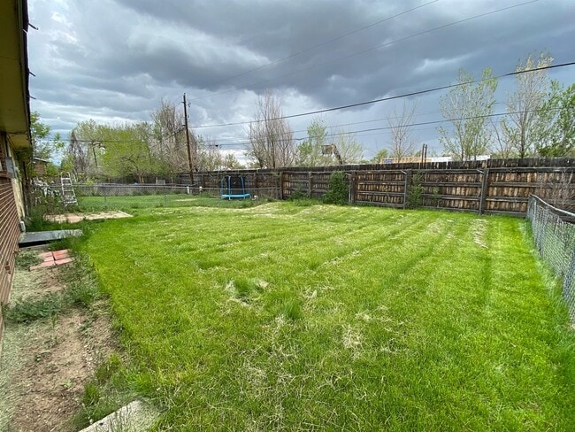 Building Photo - 4830 Field Ct