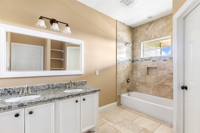 Building Photo - 205 Rue Orleans St