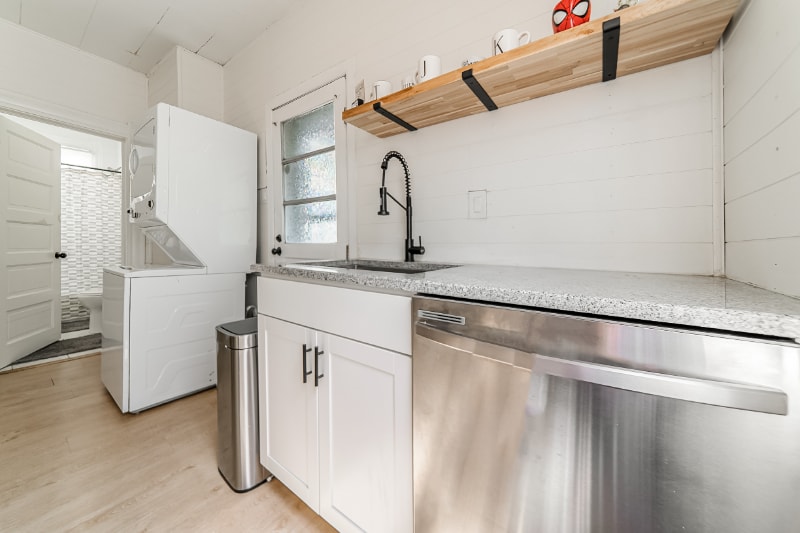 Building Photo - 2051 W 45th St