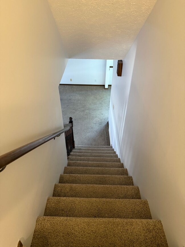 Building Photo - Large 3BR/3BA Home Near Linden Park!