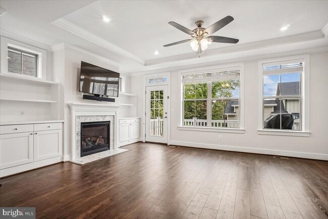 Building Photo - 3016 20th St S