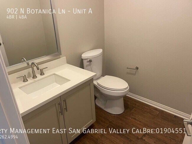 Building Photo - 902 Botanica Ln