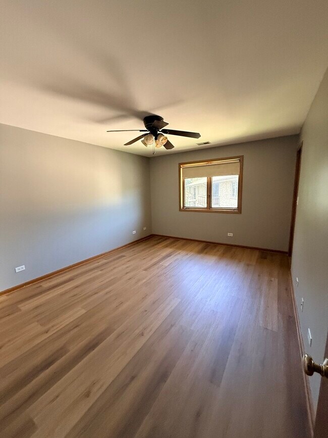 Building Photo - 5150 Shadow Creek Dr