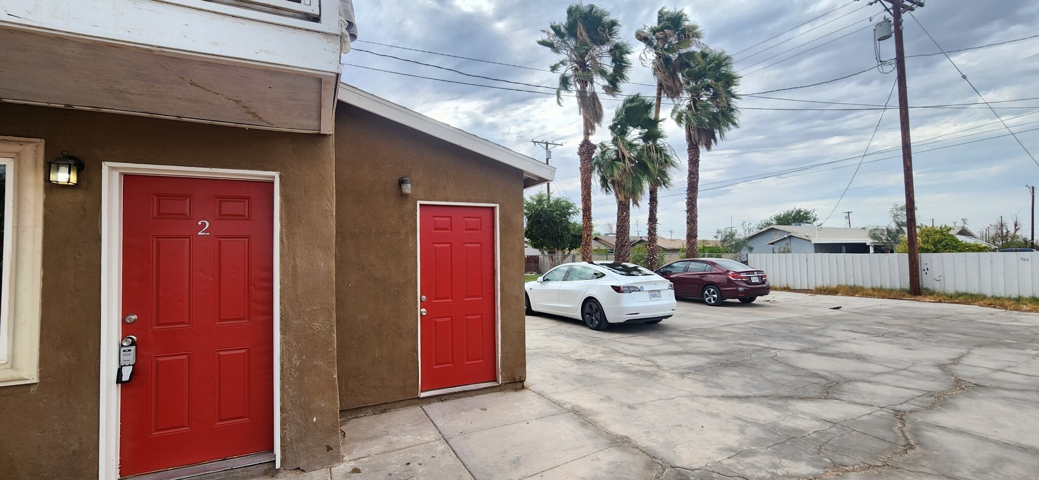 Building Photo - 208 W Hamilton Ave