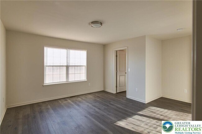Building Photo - 6639 Stein Way