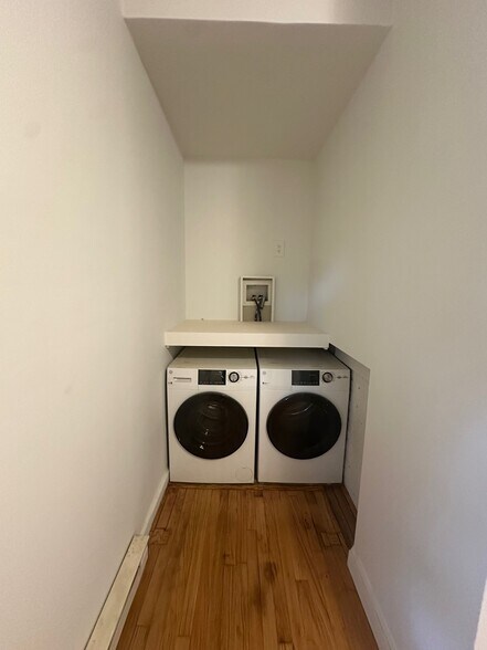 Building Photo - 1226 F St NE