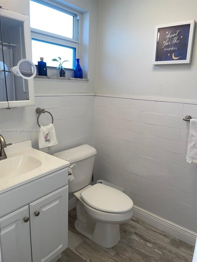 Building Photo - 4658 Bougainvilla Dr