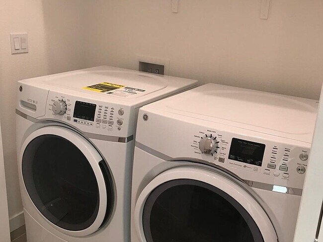 Building Photo - 3-Bedroom Gem with 2 Baths and 1,748 Sq Ft of Comfort in Dublin, CA!"