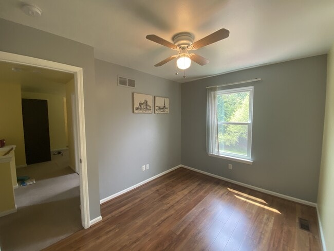 Building Photo - 3074 Ailsa Craig