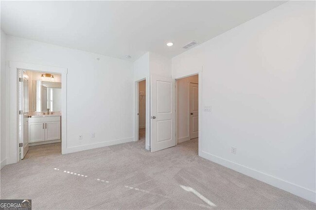 Building Photo - 1032 Robert Smalls Wy