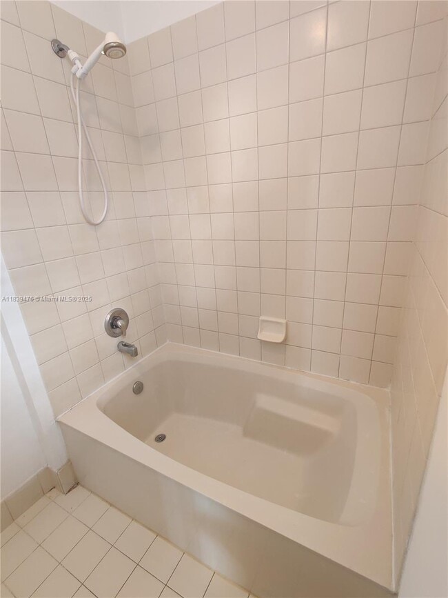 Building Photo - 3211 Laurel Ridge Cir