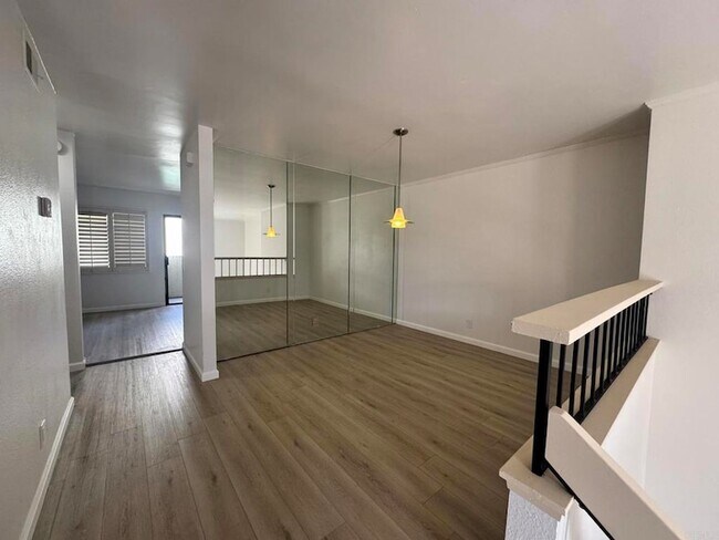 Building Photo - 3324 Caminito Eastbluff