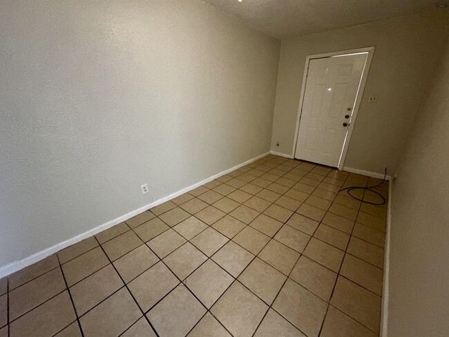 Building Photo - 1616 Britain St