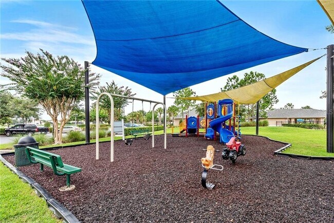Building Photo - Beautiful 3/2.5 Townhome in gated communit...