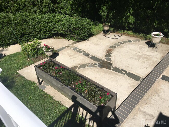 Building Photo - 124 Taylors Mills Rd