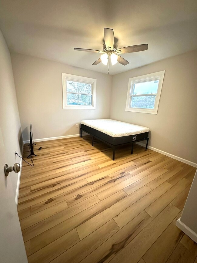 Building Photo - 305 Magnolia Dr