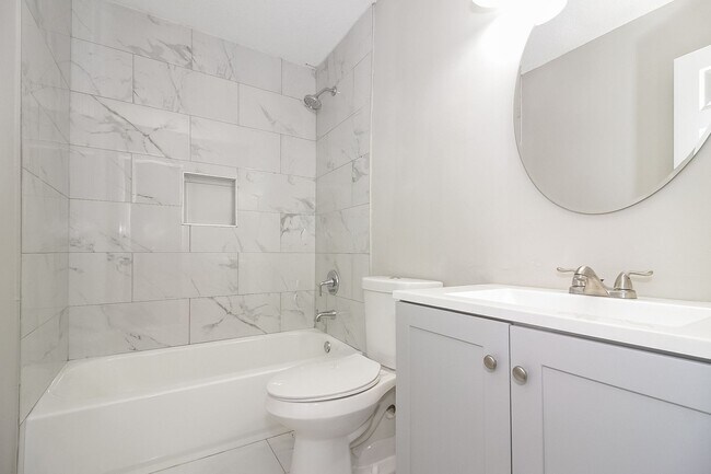 Building Photo - Beautiful Home for Rent in  Barry Farms Ph2 Subdivision!