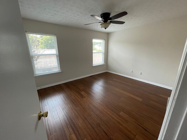 Building Photo - 104 Waterview Dr