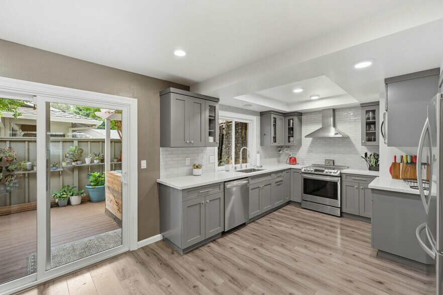 Building Photo - 2561 Fountainhead Dr
