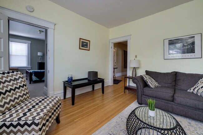 Building Photo - Stylish Downtown Apartment with a Private Oasis and Pool Retreat!