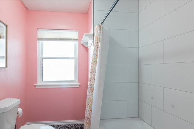 Building Photo - 13418 Paradise Valley Dr