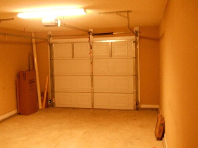 Building Photo - 3 Bedroom Home in Hahira!