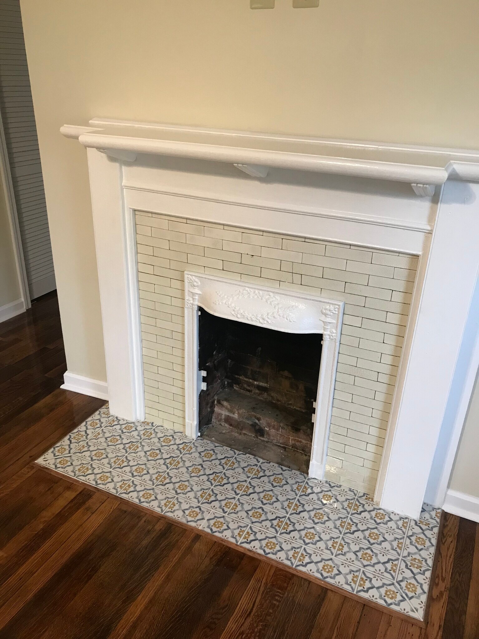 Building Photo - 201 W Locust St