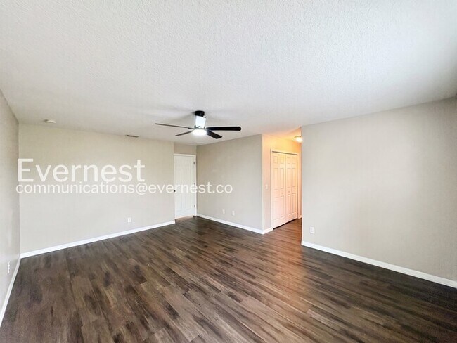 Building Photo - 4 Bed, 3 Bath Home with Garage / Pet-Friendly / Vouchers Accepted / Available Now!