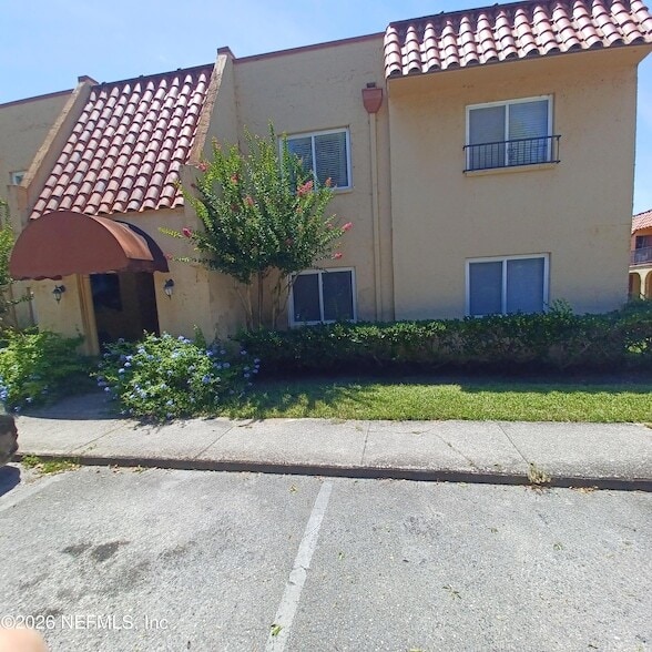 Building Photo - 3918 La Mirada Dr N