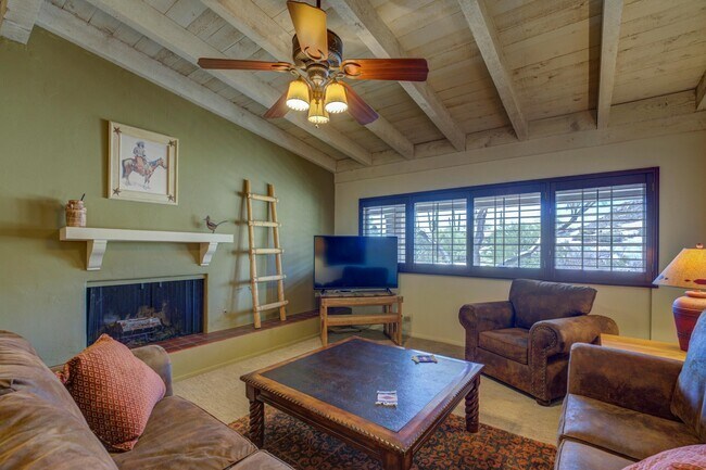 Building Photo - 1103 Ocotillo Cir