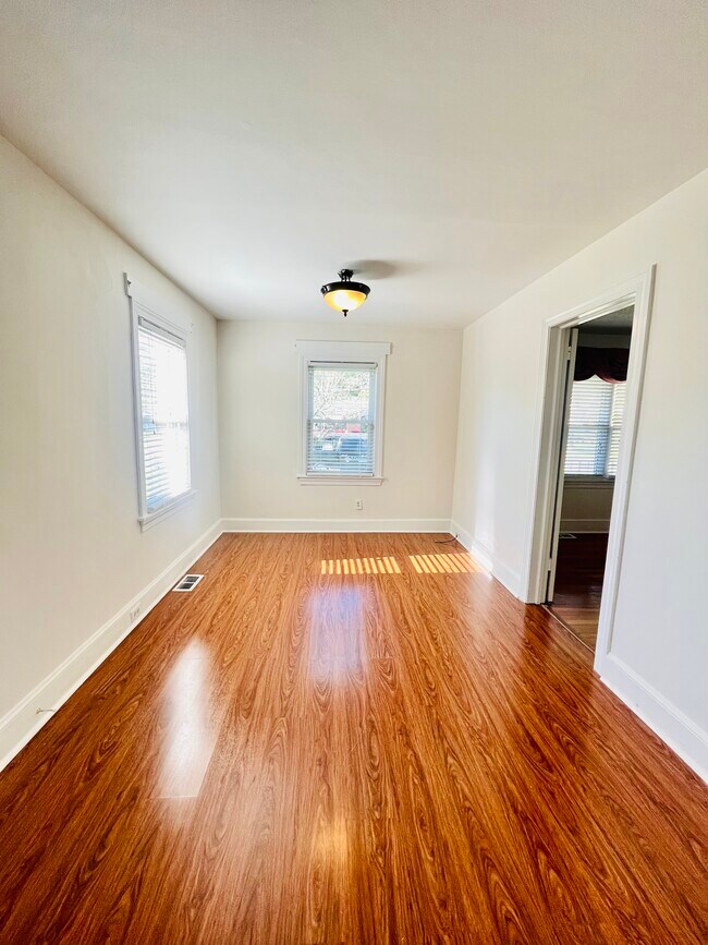 Building Photo - 2619 Crockett Dr