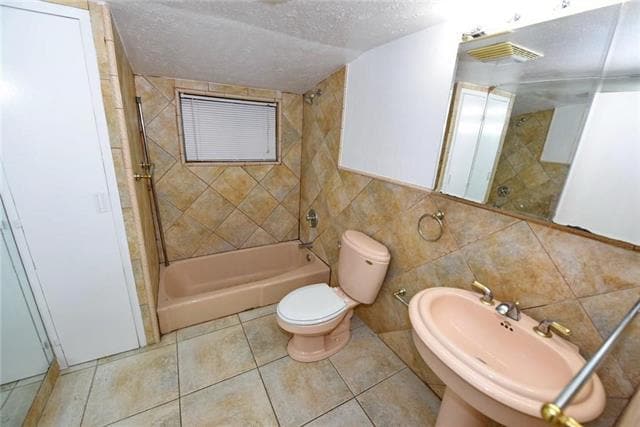 Building Photo - 3516 Douglas Ave