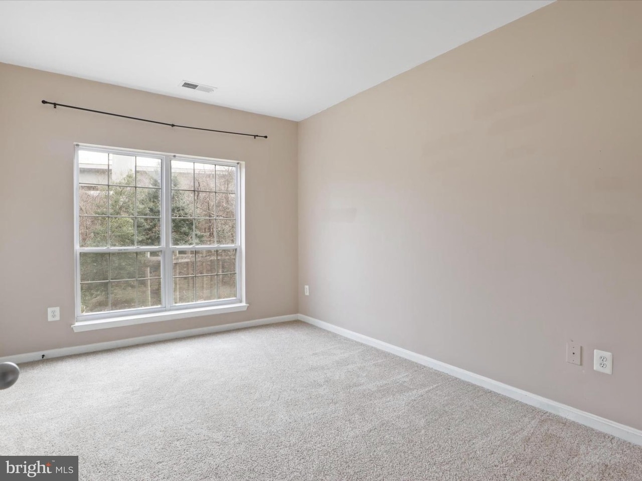 Bedroom 2 - 4860 Eisenhower Ave