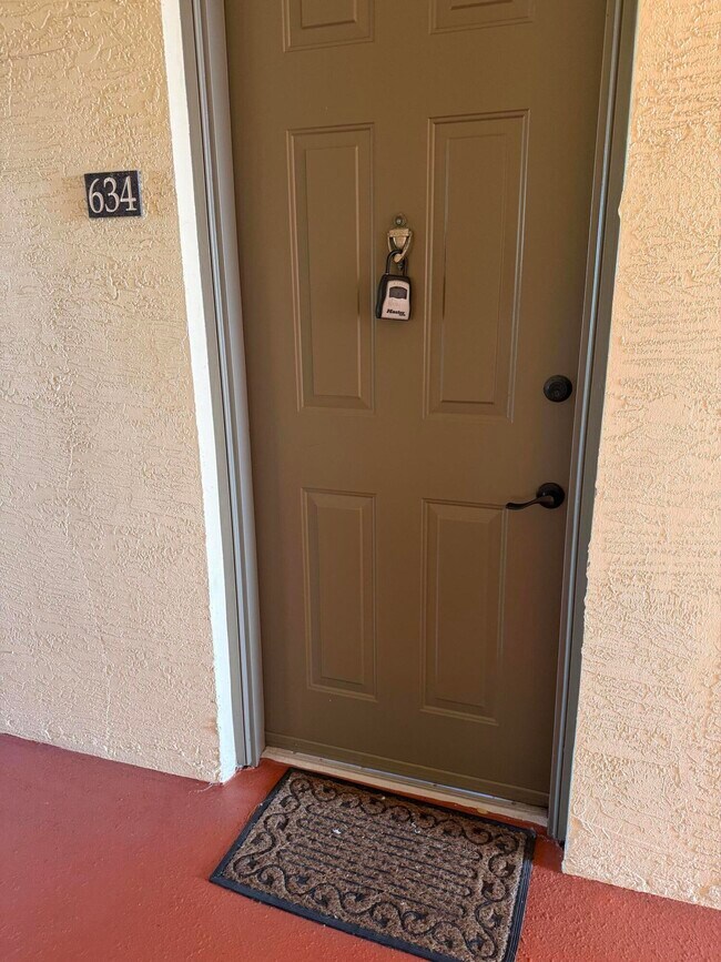 Building Photo - 4600 SW 160th Ave