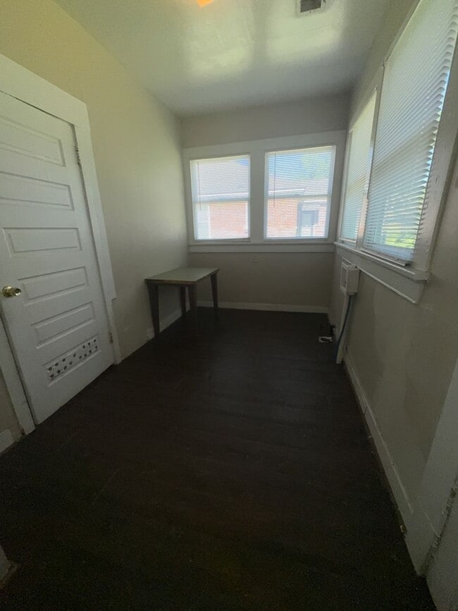 Building Photo - 2507 10th St
