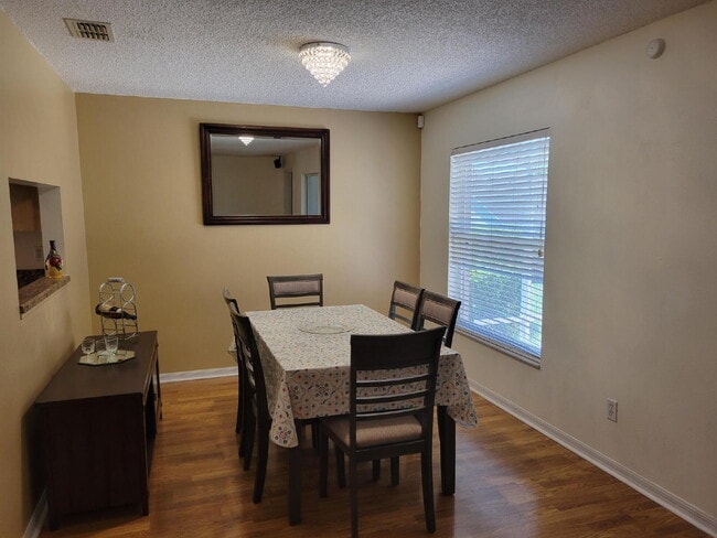 Building Photo - Cozy 2 Bedroom Home in 55+ Kings Ridge