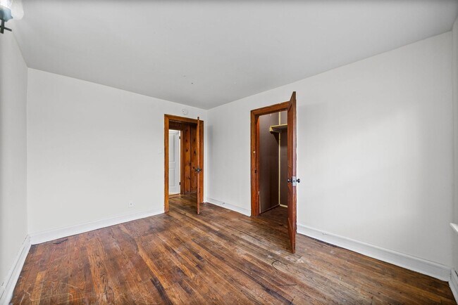 Building Photo - Lafayette Road-420