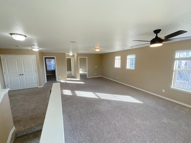 Building Photo - 3 Bedroom Home Available Near N Powers Blvd & Dublin Blvd!